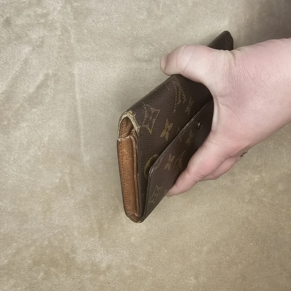 Louis Vuitton Monogram International Wallet Vintage 7.5